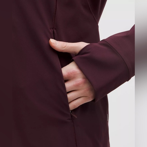 NWT Lululemon Mist Over Windbreaker In Goodnight Plum - Picture 5 of 9